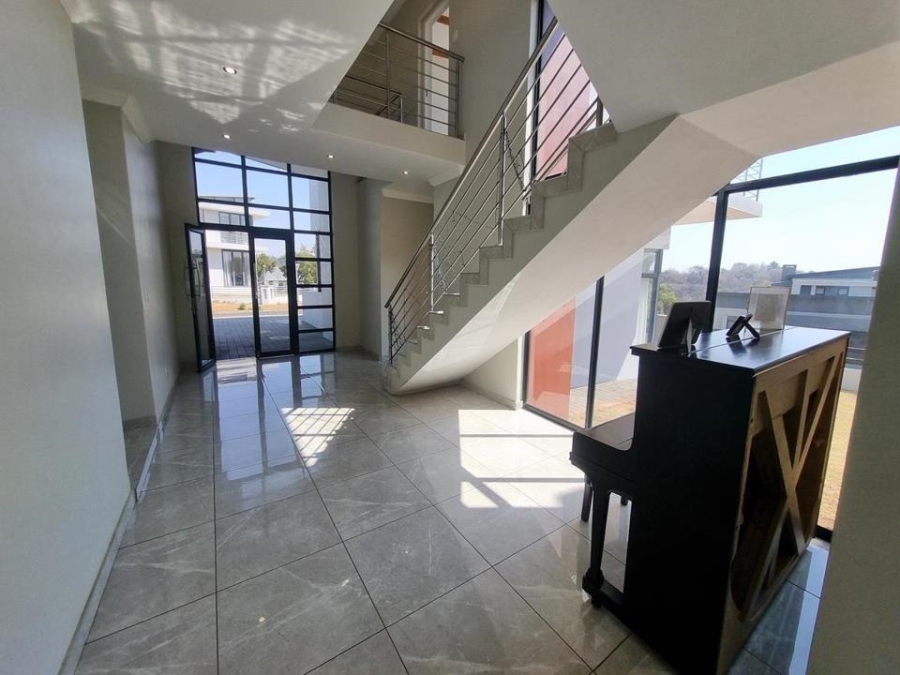 5 Bedroom Property for Sale in Copperleaf Estate Gauteng