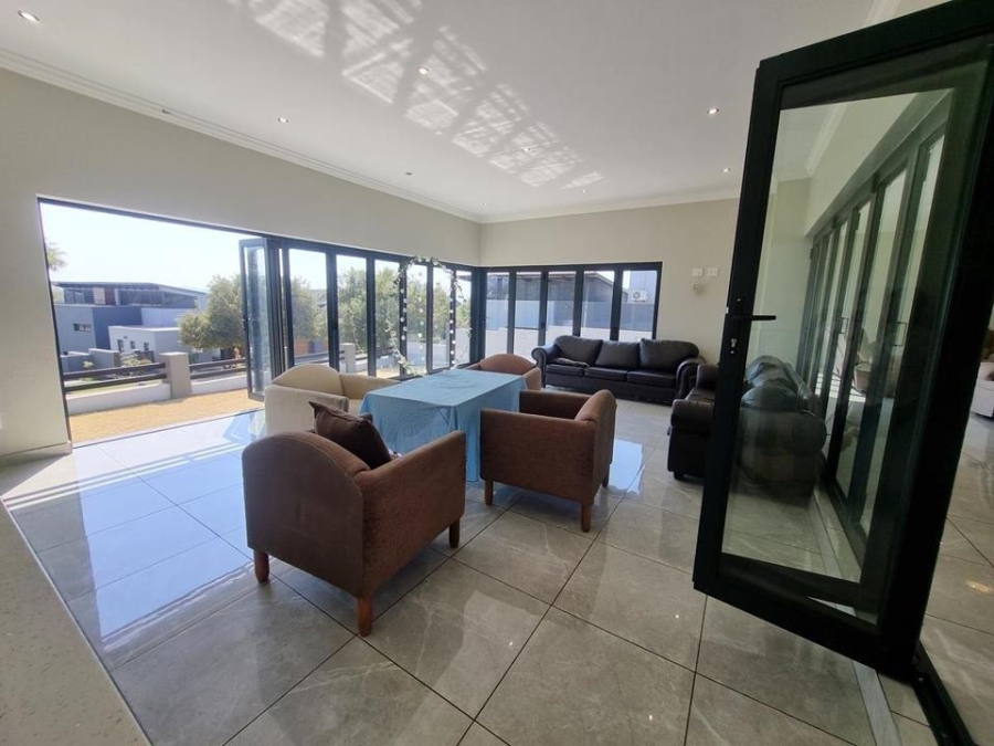 5 Bedroom Property for Sale in Copperleaf Estate Gauteng