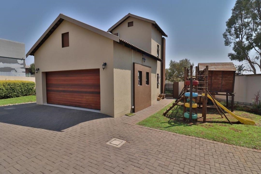 4 Bedroom Property for Sale in Copperleaf Estate Gauteng