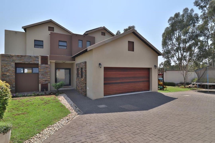 4 Bedroom Property for Sale in Copperleaf Estate Gauteng