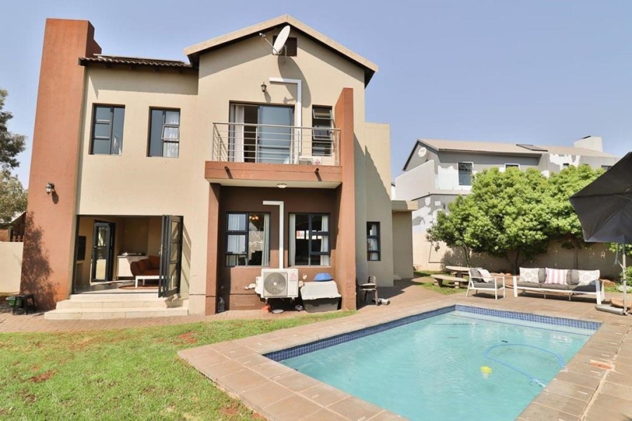 4 Bedroom Property for Sale in Copperleaf Estate Gauteng