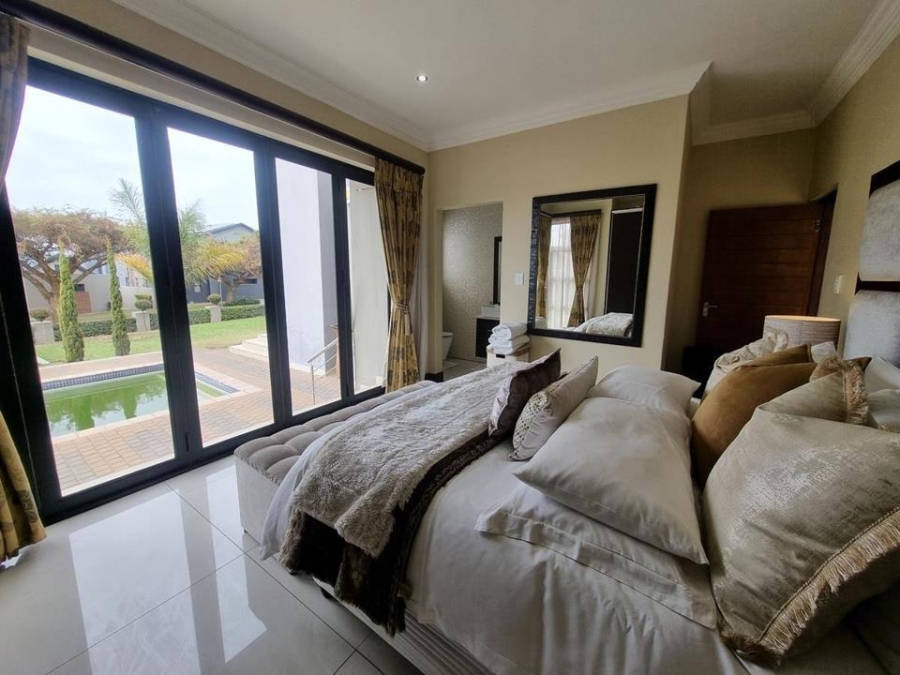 5 Bedroom Property for Sale in Copperleaf Estate Gauteng