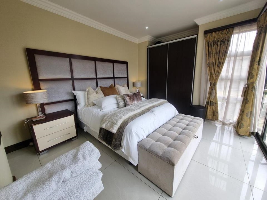 5 Bedroom Property for Sale in Copperleaf Estate Gauteng