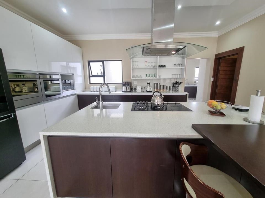 5 Bedroom Property for Sale in Copperleaf Estate Gauteng