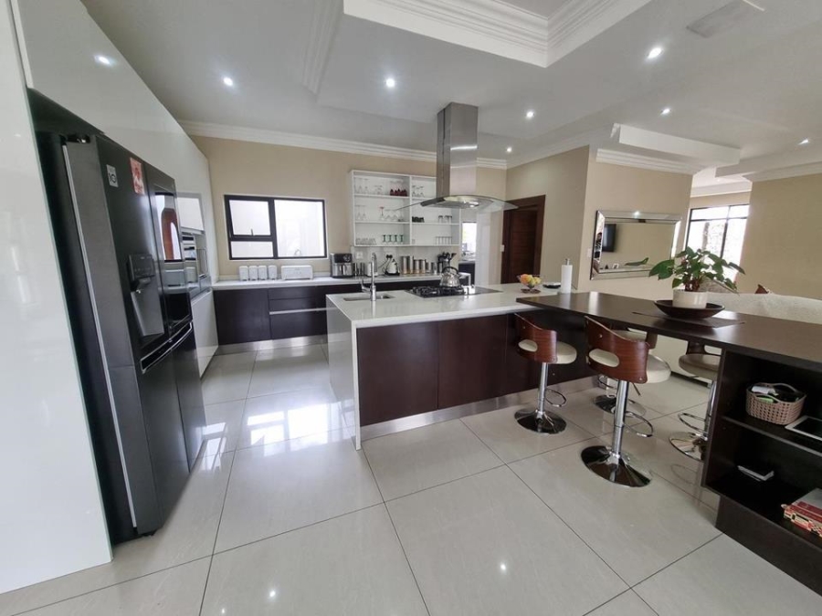 5 Bedroom Property for Sale in Copperleaf Estate Gauteng