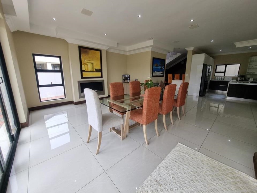 5 Bedroom Property for Sale in Copperleaf Estate Gauteng