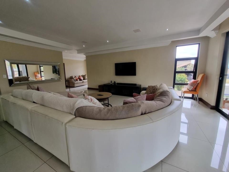 5 Bedroom Property for Sale in Copperleaf Estate Gauteng