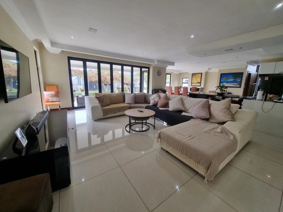 5 Bedroom Property for Sale in Copperleaf Estate Gauteng