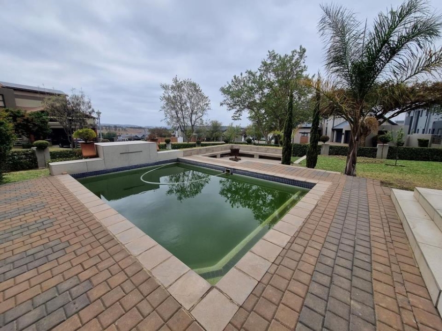 5 Bedroom Property for Sale in Copperleaf Estate Gauteng