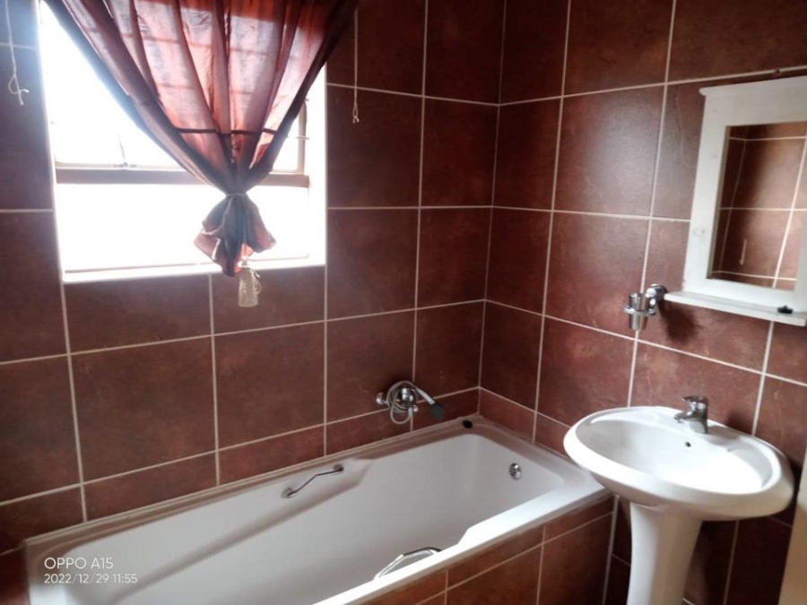 2 Bedroom Property for Sale in Sugar Bush Estate Gauteng