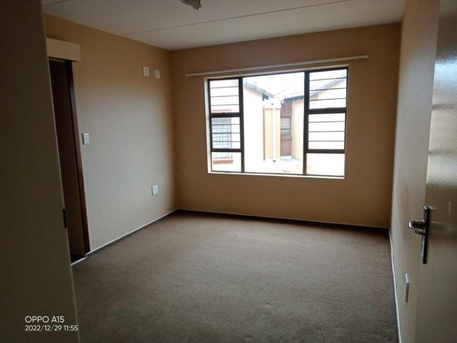 2 Bedroom Property for Sale in Sugar Bush Estate Gauteng