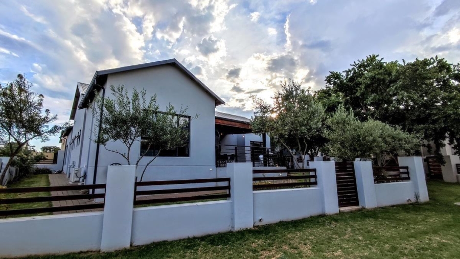 To Let 3 Bedroom Property for Rent in Copperleaf Estate Gauteng