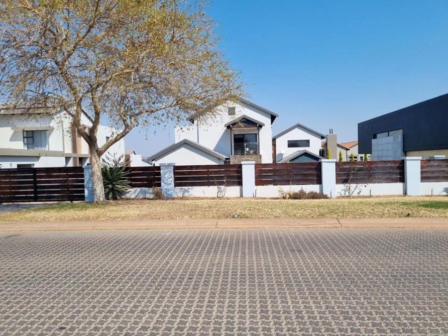 4 Bedroom Property for Sale in Copperleaf Estate Gauteng