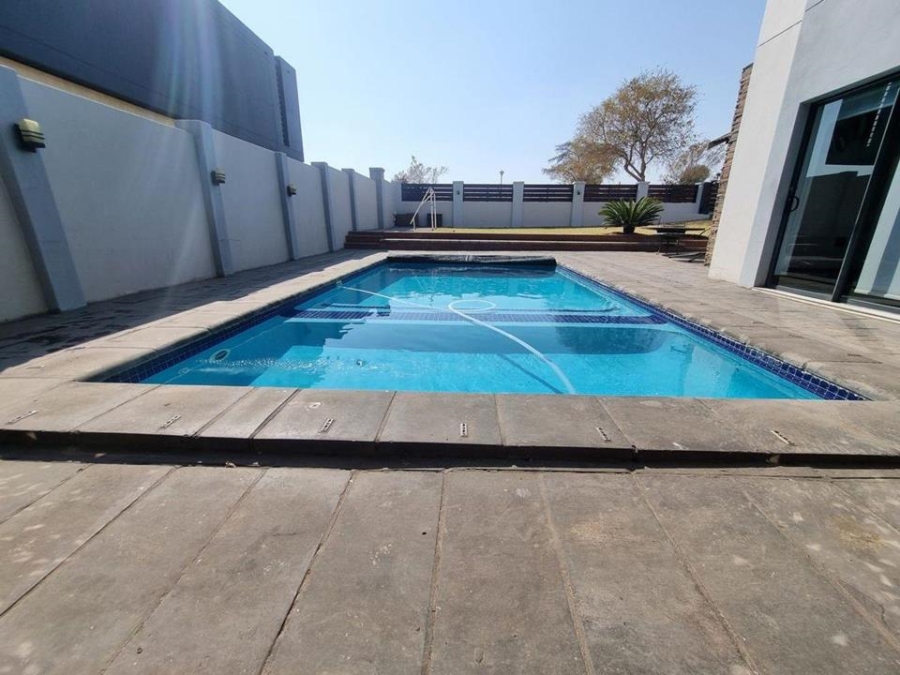 4 Bedroom Property for Sale in Copperleaf Estate Gauteng