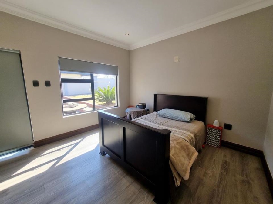 4 Bedroom Property for Sale in Copperleaf Estate Gauteng