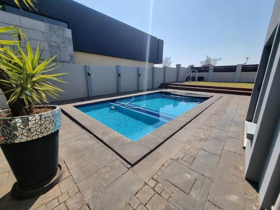 4 Bedroom Property for Sale in Copperleaf Estate Gauteng