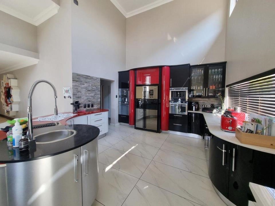 4 Bedroom Property for Sale in Copperleaf Estate Gauteng