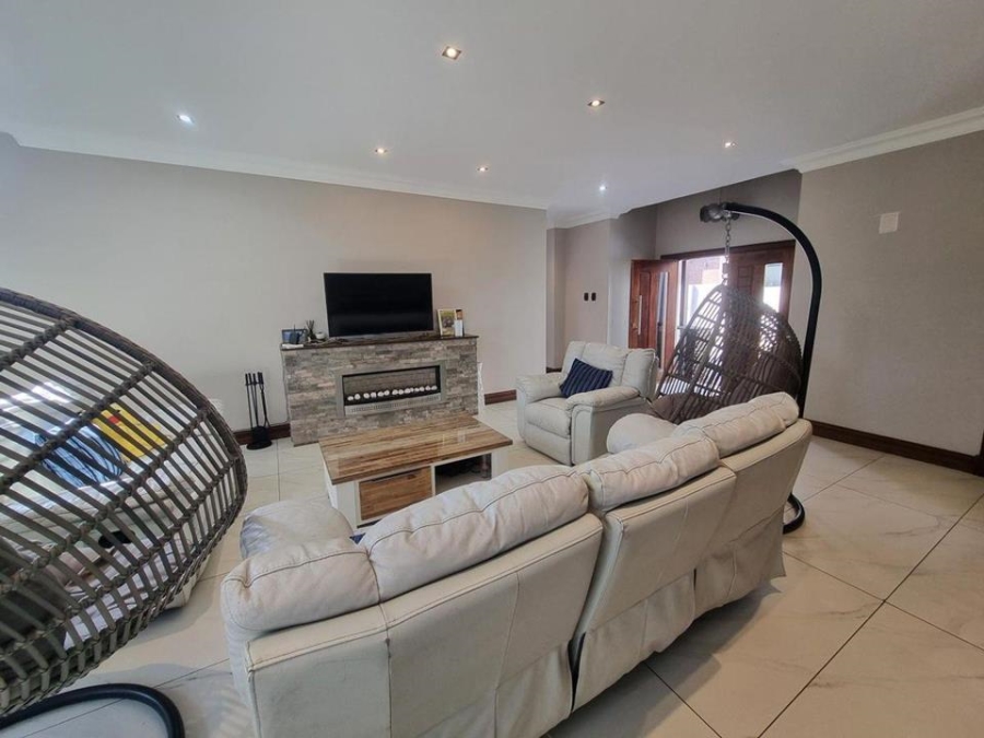 4 Bedroom Property for Sale in Copperleaf Estate Gauteng