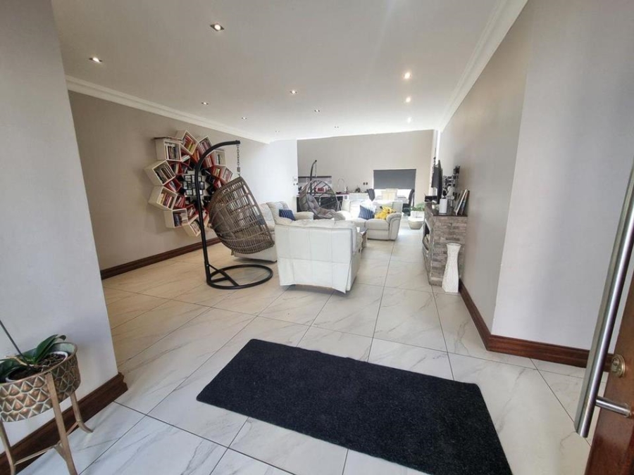 4 Bedroom Property for Sale in Copperleaf Estate Gauteng