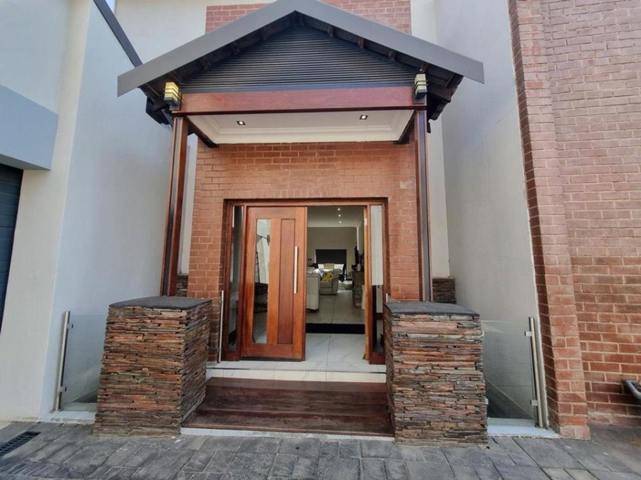 4 Bedroom Property for Sale in Copperleaf Estate Gauteng