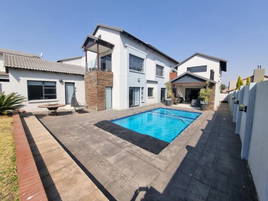 4 Bedroom Property for Sale in Copperleaf Estate Gauteng