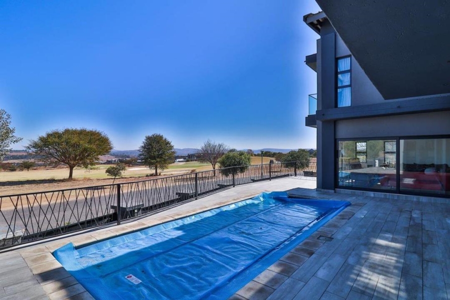 6 Bedroom Property for Sale in Copperleaf Estate Gauteng