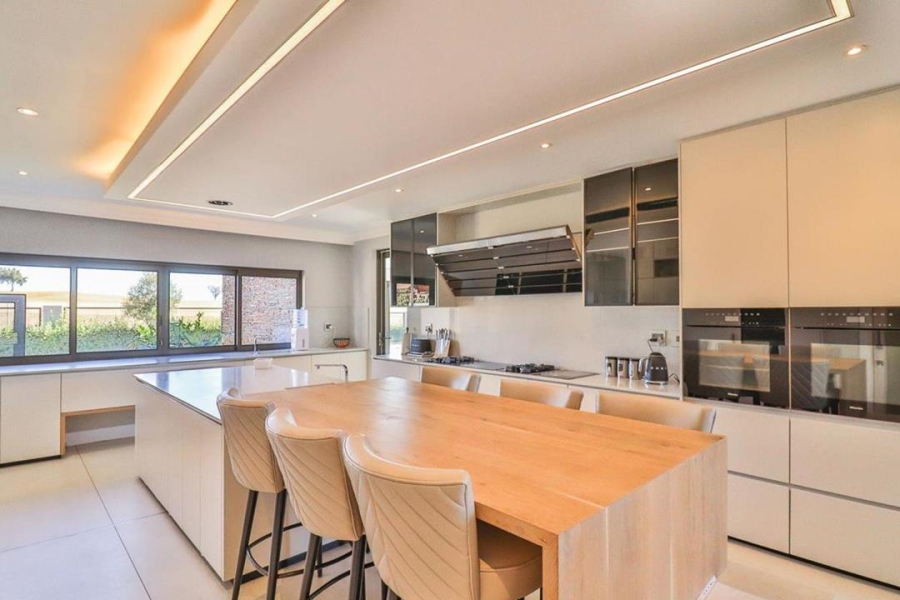 6 Bedroom Property for Sale in Copperleaf Estate Gauteng