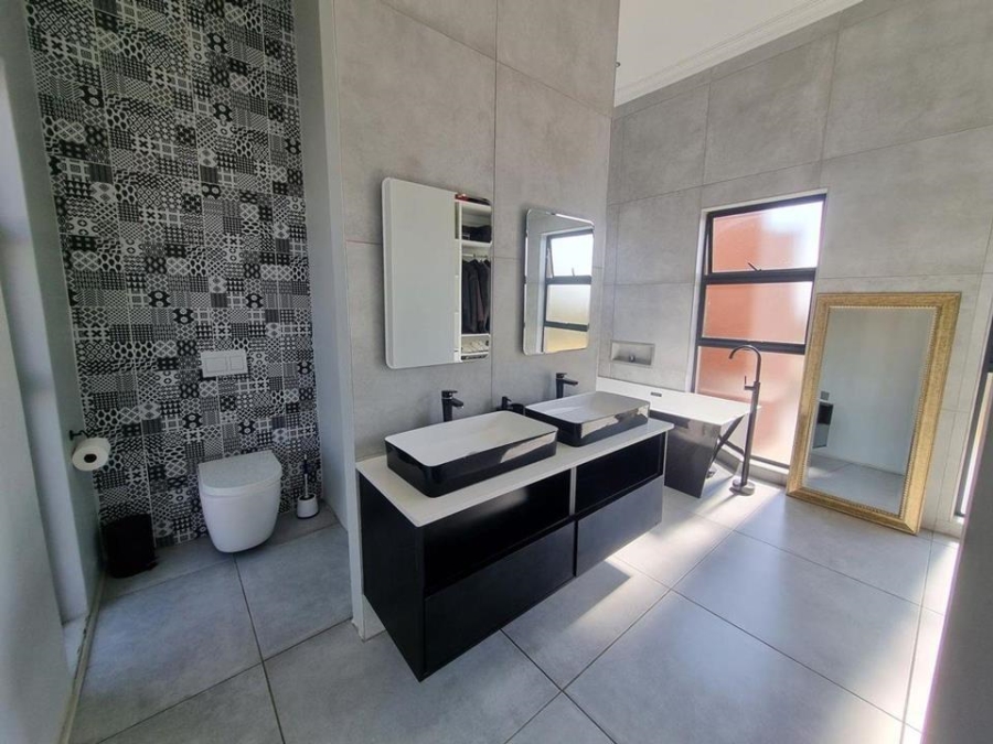 4 Bedroom Property for Sale in Copperleaf Estate Gauteng