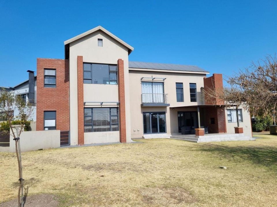 4 Bedroom Property for Sale in Copperleaf Estate Gauteng