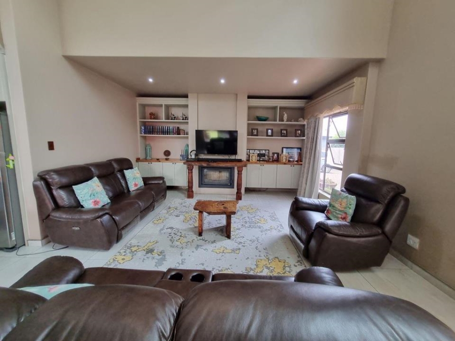 3 Bedroom Property for Sale in Copperleaf Estate Gauteng