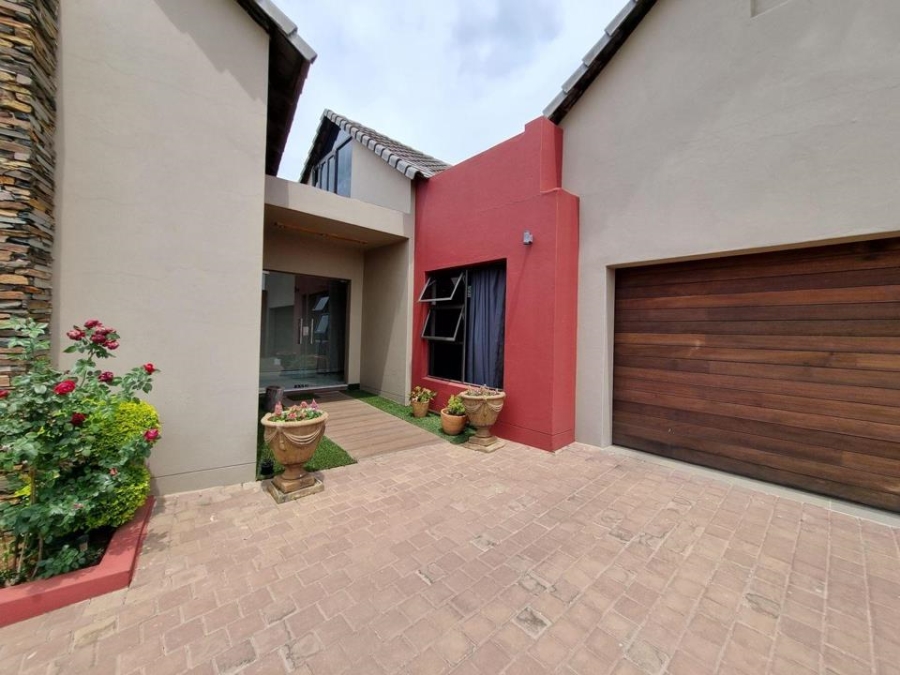 3 Bedroom Property for Sale in Copperleaf Estate Gauteng