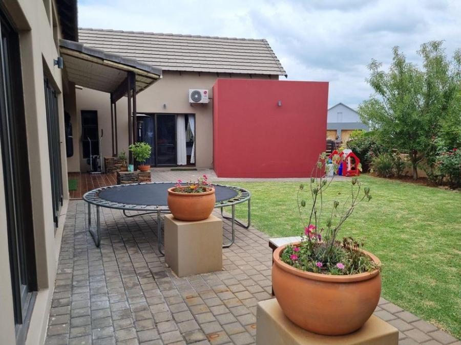 3 Bedroom Property for Sale in Copperleaf Estate Gauteng