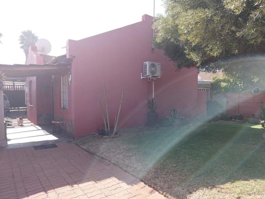 3 Bedroom Property for Sale in Elandspoort Gauteng