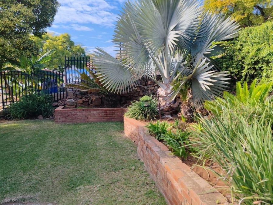 5 Bedroom Property for Sale in Pretoria Gardens Gauteng