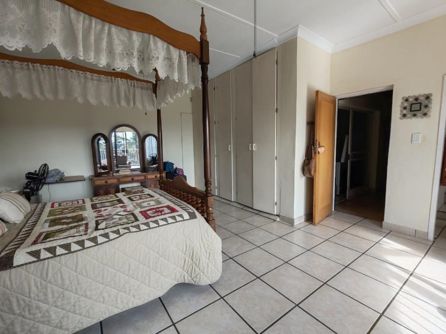 5 Bedroom Property for Sale in Pretoria Gardens Gauteng