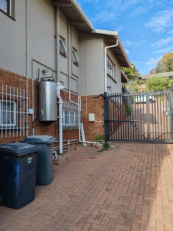 5 Bedroom Property for Sale in Pretoria Gardens Gauteng