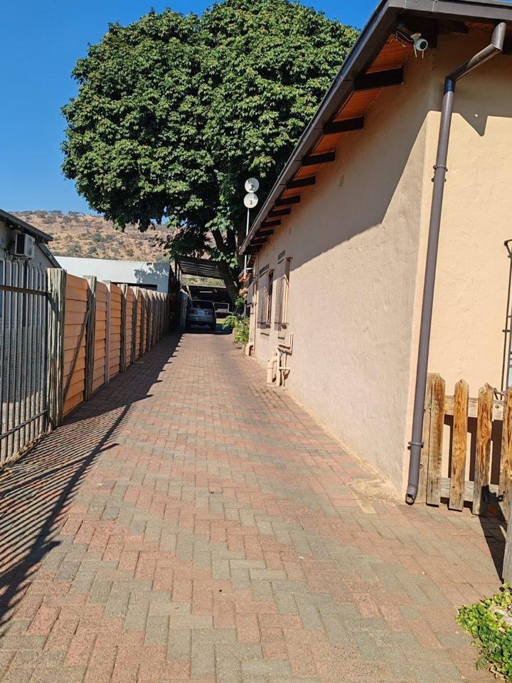 4 Bedroom Property for Sale in Pretoria Gardens Gauteng