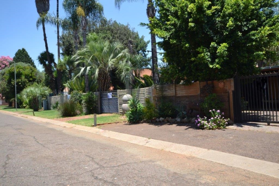 3 Bedroom Property for Sale in Kirkney Gauteng