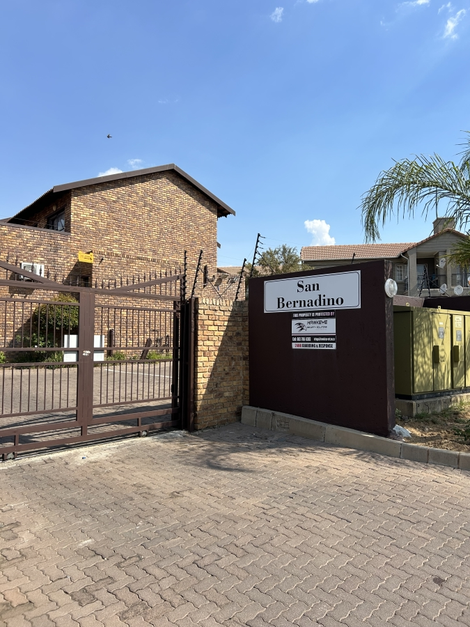 2 Bedroom Property for Sale in Vorna Valley Gauteng