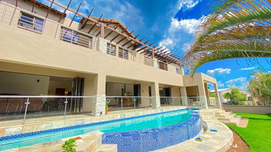 5 Bedroom Property for Sale in Copperleaf Estate Gauteng