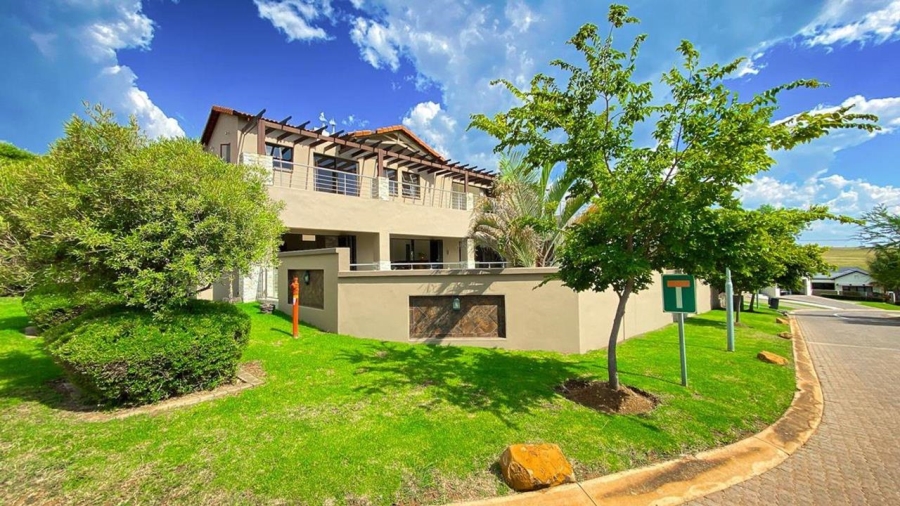 5 Bedroom Property for Sale in Copperleaf Estate Gauteng