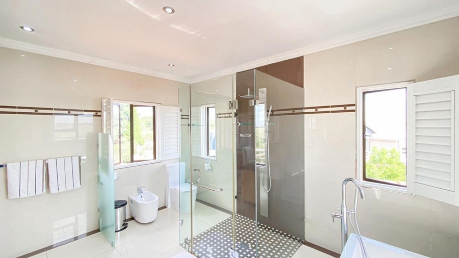 5 Bedroom Property for Sale in Copperleaf Estate Gauteng