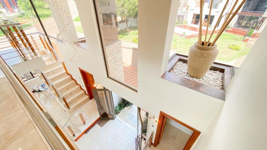 5 Bedroom Property for Sale in Copperleaf Estate Gauteng