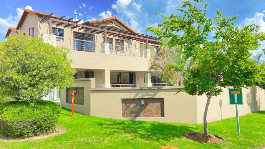 5 Bedroom Property for Sale in Copperleaf Estate Gauteng