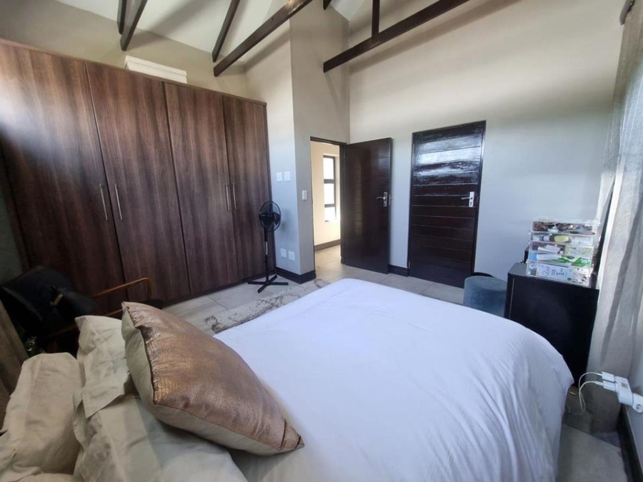 5 Bedroom Property for Sale in Copperleaf Estate Gauteng