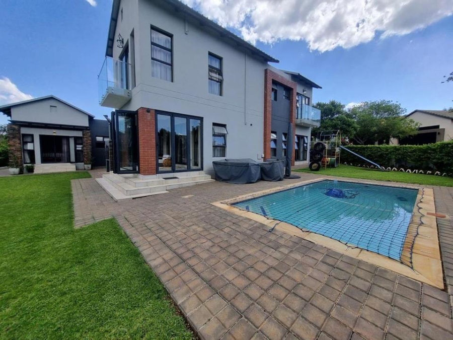 5 Bedroom Property for Sale in Copperleaf Estate Gauteng