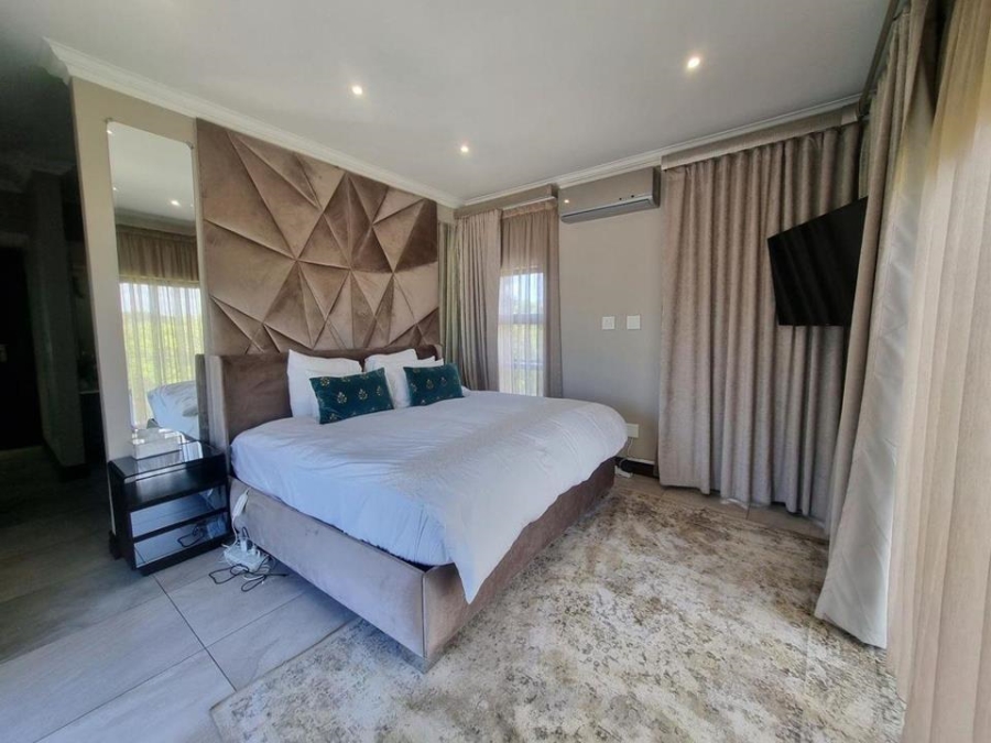 5 Bedroom Property for Sale in Copperleaf Estate Gauteng