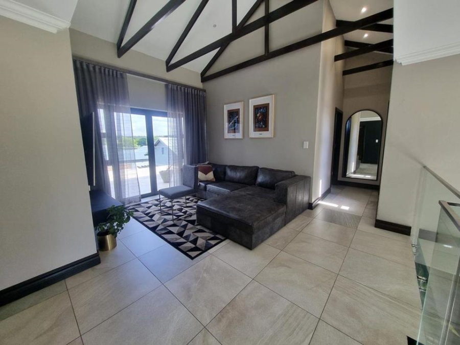 5 Bedroom Property for Sale in Copperleaf Estate Gauteng