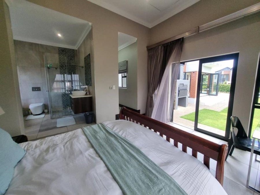 5 Bedroom Property for Sale in Copperleaf Estate Gauteng