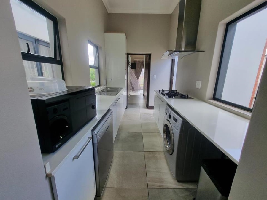 5 Bedroom Property for Sale in Copperleaf Estate Gauteng